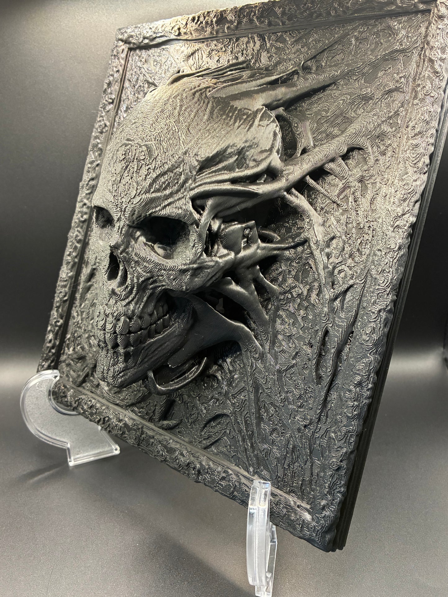 Thornbound Skull Plaque